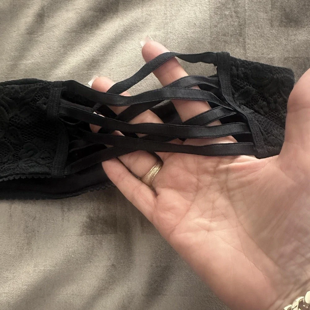 Xhilaration Perfect Bandeau Bra Womens Small Black Lace Strapless Wireless